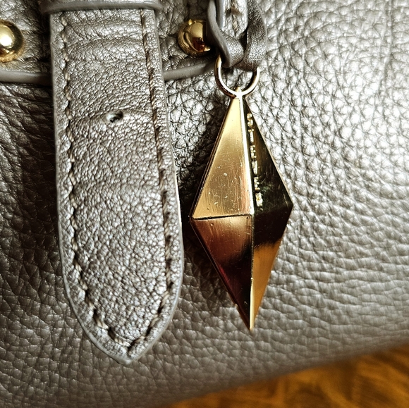 STEVEN by Steve Madden metallic taupe leather purse. - Picture 3 of 15